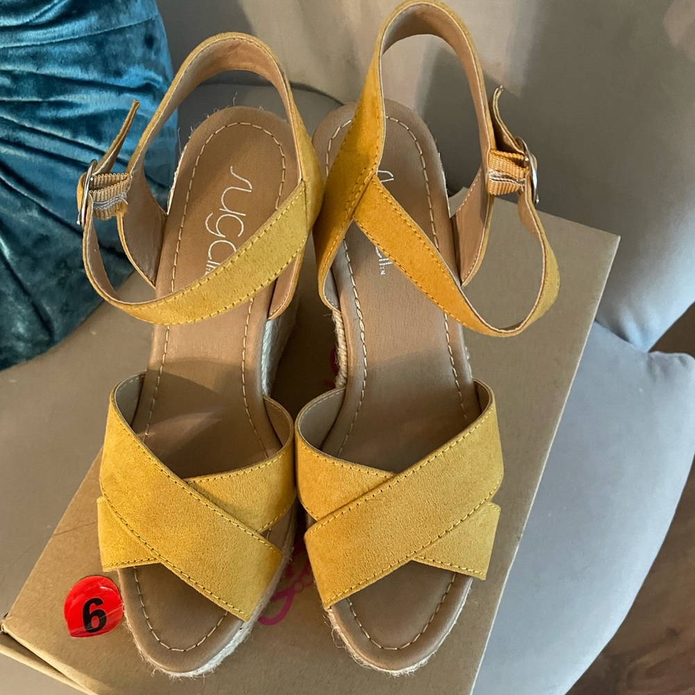 Jute Wedge Sandals Size 6 Mustard